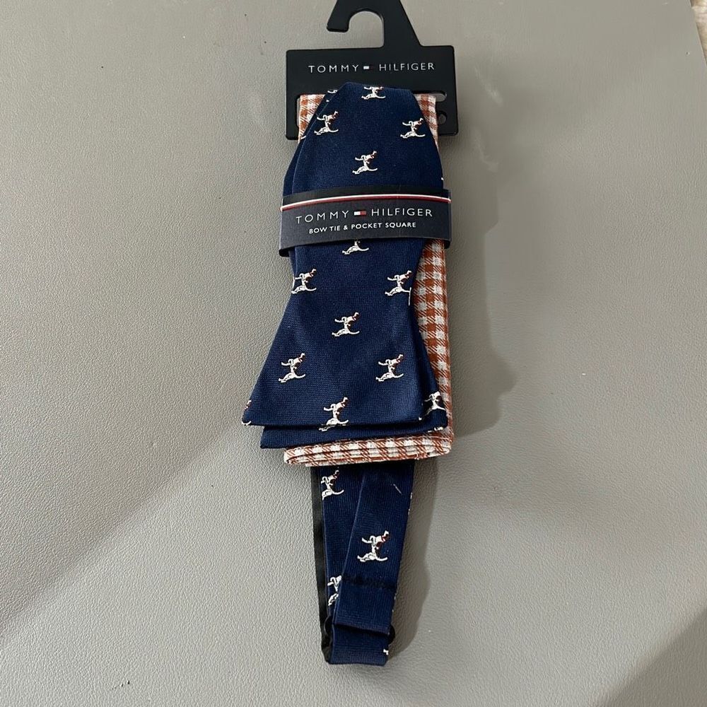 Tommy Hilfiger Pocket Square & Bow Tie